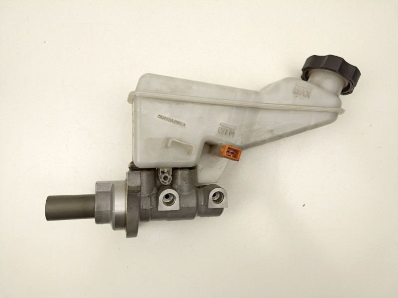 Recambio de bomba de freno para hyundai i30 ranchera familiar (pde) 1.6 crdi referencia OEM IAM 58510G4200  