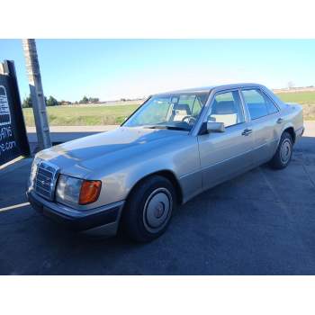 MERCEDES-BENZ 124 SEDÁN (W124)