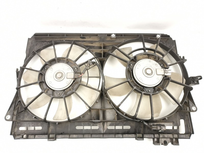 Recambio de electroventilador para toyota avensis ranchera familiar (_t25_) 2.0 d-4d (adt250_) referencia OEM IAM 167110R011  