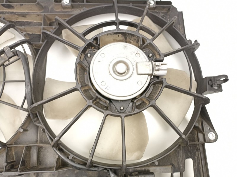 Recambio de electroventilador para toyota avensis ranchera familiar (_t25_) 2.0 d-4d (adt250_) referencia OEM IAM 167110R011  