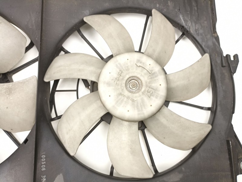 Recambio de electroventilador para toyota avensis ranchera familiar (_t25_) 2.0 d-4d (adt250_) referencia OEM IAM 167110R011  