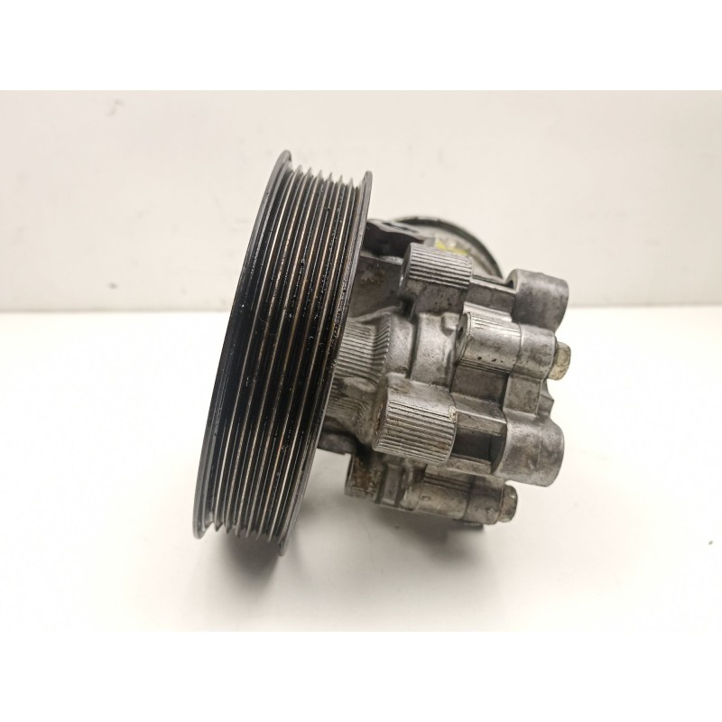 Recambio de bomba direccion para toyota avensis ranchera familiar (_t25_) 2.0 d-4d (adt250_) referencia OEM IAM 4431005120  