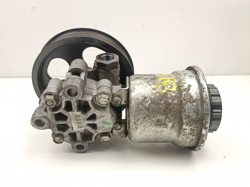 Recambio de bomba direccion para toyota avensis ranchera familiar (_t25_) 2.0 d-4d (adt250_) referencia OEM IAM 4431005120  