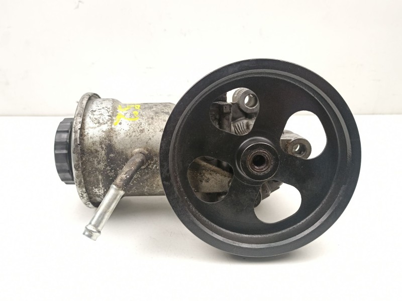 Recambio de bomba direccion para toyota avensis ranchera familiar (_t25_) 2.0 d-4d (adt250_) referencia OEM IAM 4431005120  