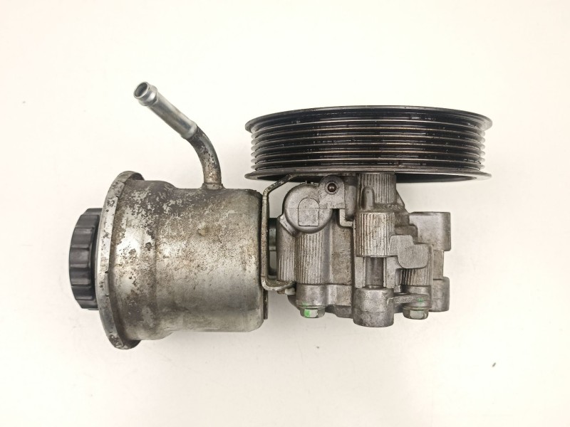 Recambio de bomba direccion para toyota avensis ranchera familiar (_t25_) 2.0 d-4d (adt250_) referencia OEM IAM 4431005120  