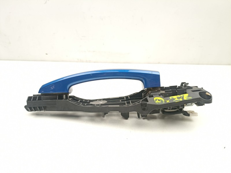 Recambio de manilla delantera izquierda para chevrolet cruze fastback (j305) 1.6 referencia OEM IAM 13576845  