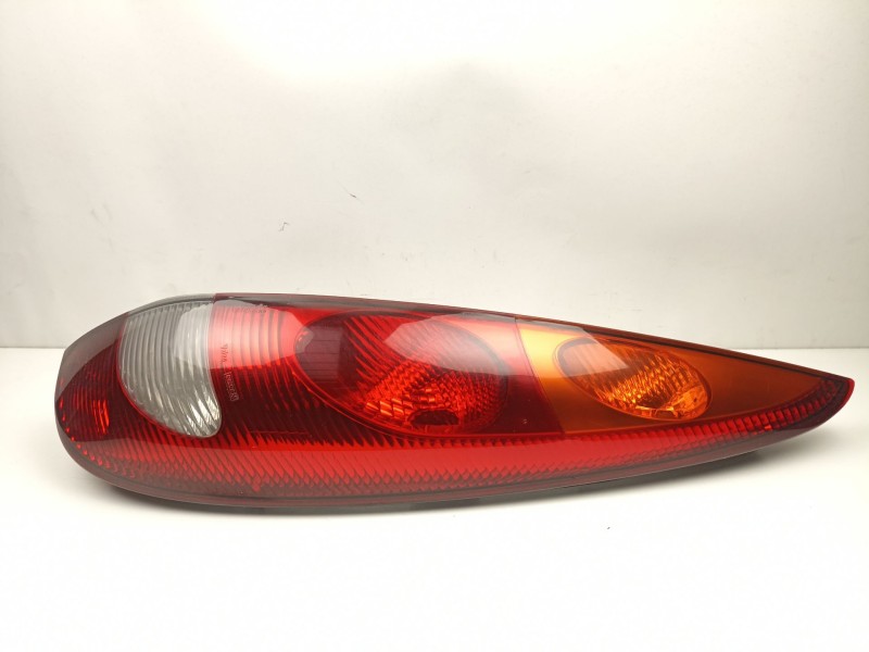 Recambio de piloto trasero derecho para nissan almera tino (v10) 2.2 dci referencia OEM IAM 26550BU200 23480202 