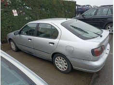 nissan primera hatchback (p11) del año 2000 2