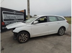 Recambio de carroceria para hyundai i30 ranchera familiar (pde) 1.6 crdi referencia OEM IAM