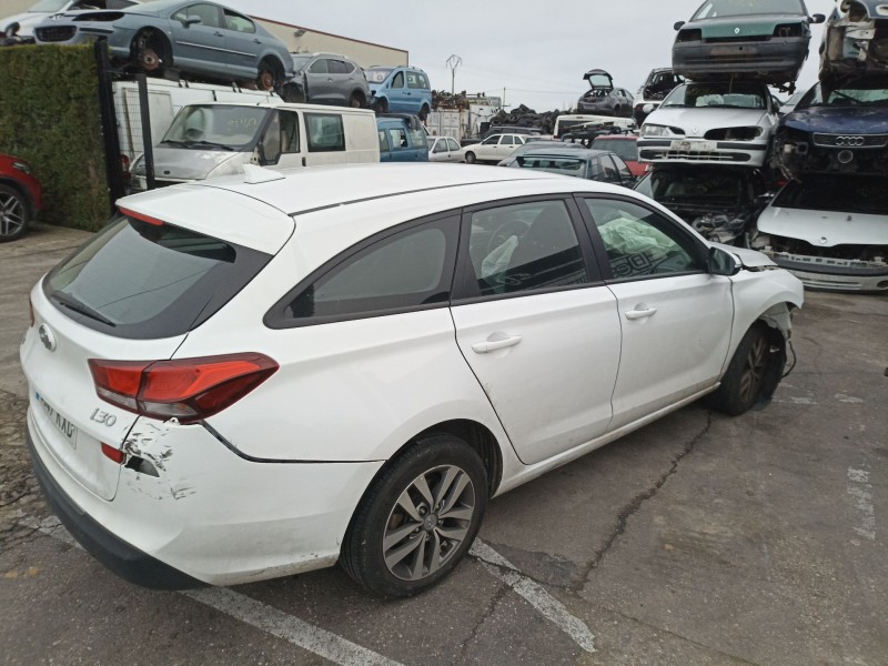 Recambio de carroceria para hyundai i30 ranchera familiar (pde) 1.6 crdi referencia OEM IAM   