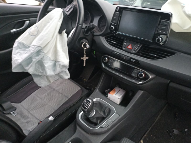 Recambio de carroceria para hyundai i30 ranchera familiar (pde) 1.6 crdi referencia OEM IAM   