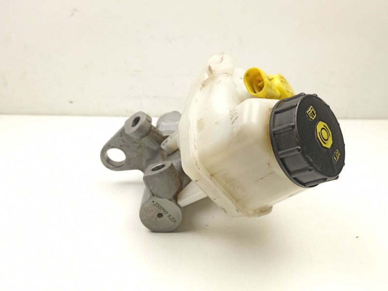 Recambio de bomba de freno para chevrolet cruze fastback (j305) 1.6 referencia OEM IAM 13286445  