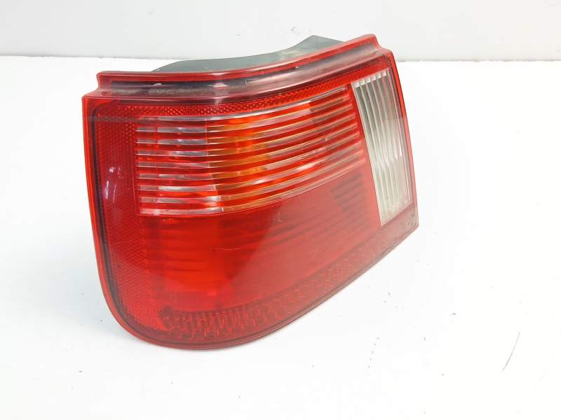 Recambio de piloto trasero izquierdo para seat ibiza ii (6k1) 1.4 i referencia OEM IAM 6K6945095J  6K6945111G