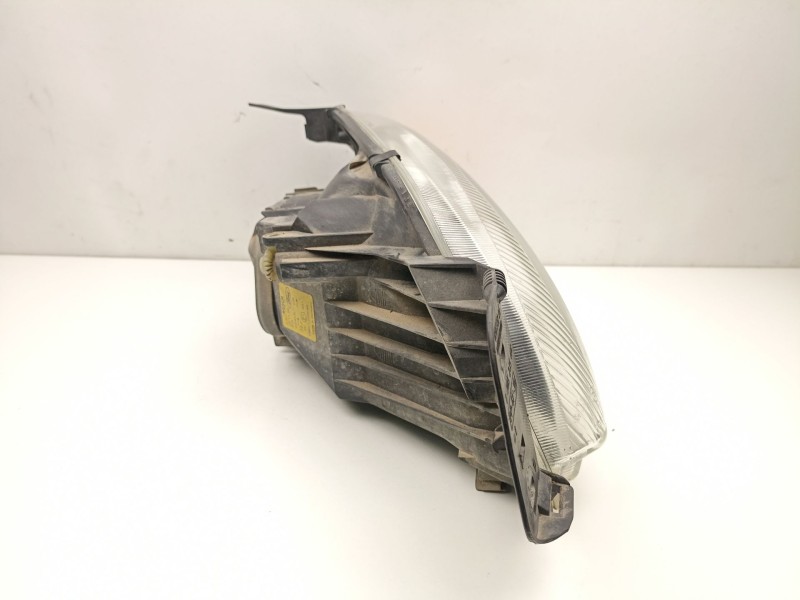 Recambio de faro izquierdo para ford fiesta iv (ja_, jb_) 1.3 i referencia OEM IAM YS6113006AK 0301173301 