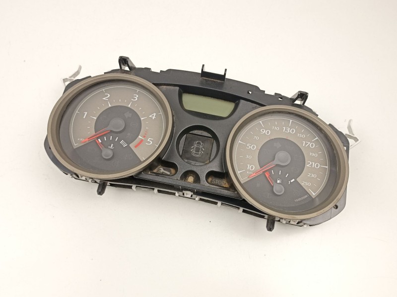 Recambio de cuadro instrumentos para renault megane 1.9 dci referencia OEM IAM 8200408787  