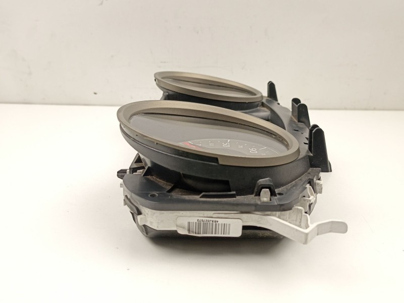 Recambio de cuadro instrumentos para renault megane 1.9 dci referencia OEM IAM 8200408787  