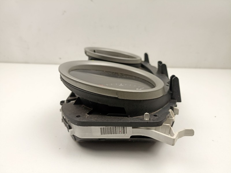 Recambio de cuadro instrumentos para renault megane 1.9 dci referencia OEM IAM 8200399695  