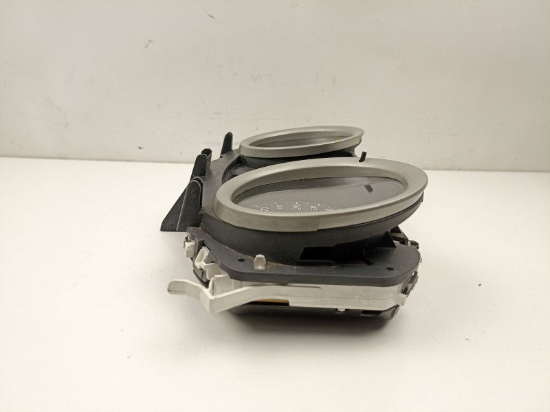 Recambio de cuadro instrumentos para renault megane 1.9 dci referencia OEM IAM 8200399695  