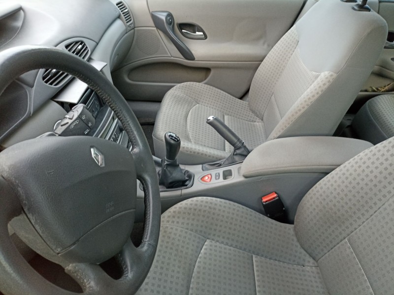 renault laguna ii (bg0/1_) del año 2003