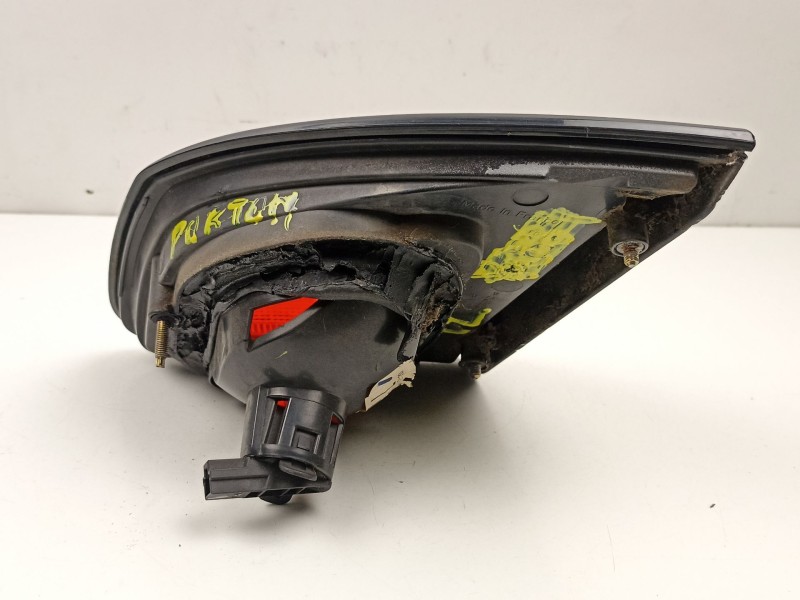 Recambio de piloto porton izquierdo para nissan primera hatchback (p11) 1.6 16v referencia OEM IAM 265559F610 89020318 