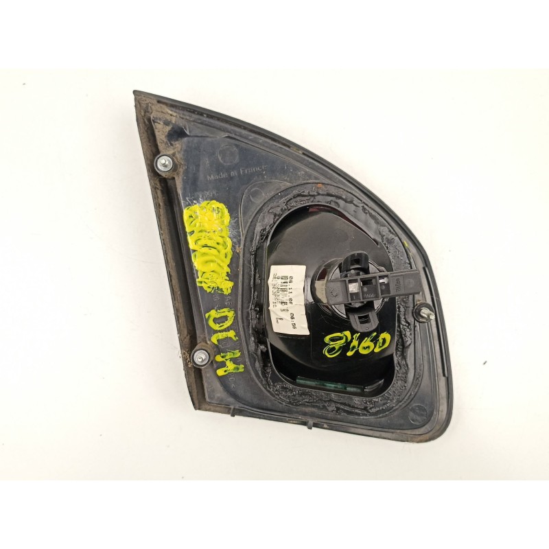 Recambio de piloto porton derecho para nissan primera hatchback (p11) 1.6 16v referencia OEM IAM 265509F610 89020330 