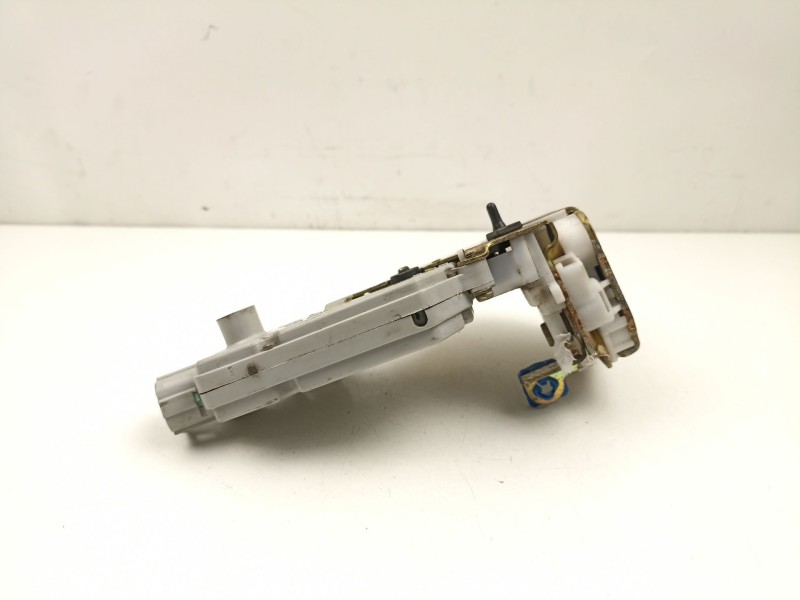 Recambio de cerradura puerta trasera derecha para nissan primera hatchback (p11) 1.6 16v referencia OEM IAM 825029F510  