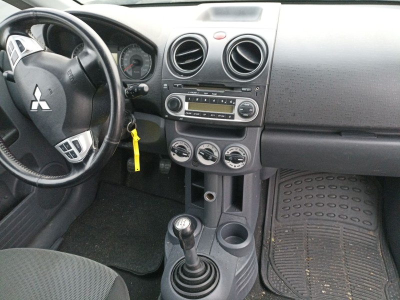 mitsubishi colt vi (z3_a, z2_a) del año 2010