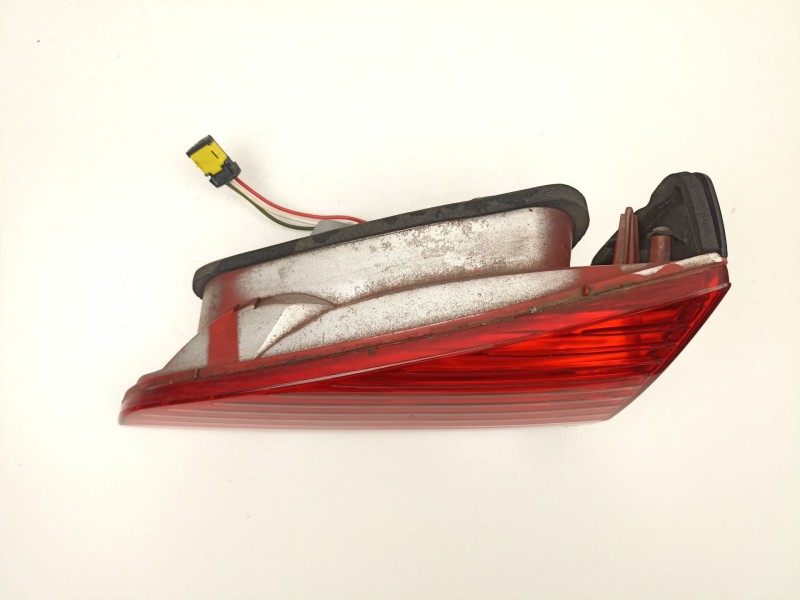 Recambio de piloto porton derecho para peugeot 607 (9d, 9u) 2.0 hdi referencia OEM IAM 6351N2  