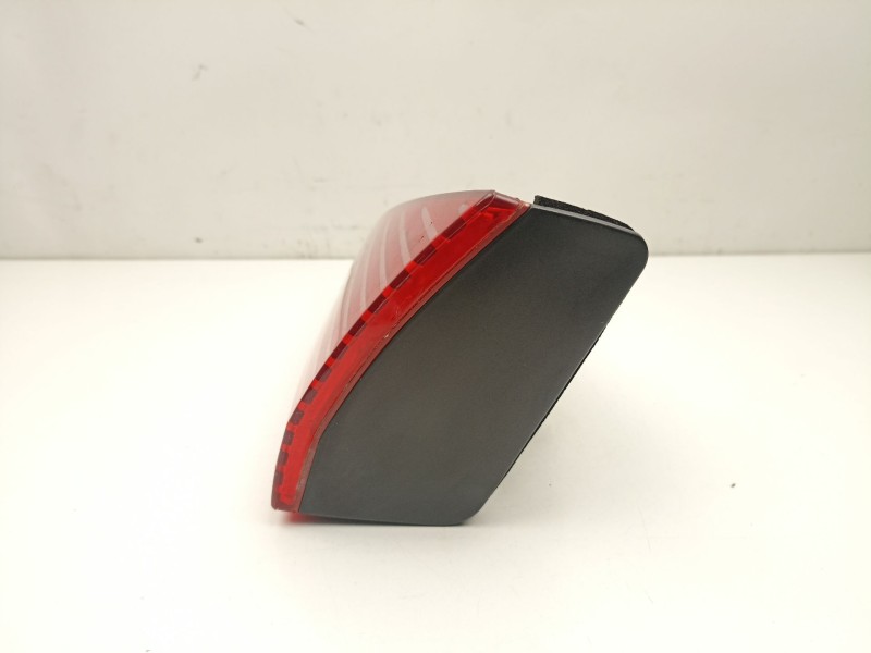 Recambio de piloto porton derecho para peugeot 607 (9d, 9u) 2.0 hdi referencia OEM IAM 6351N2  