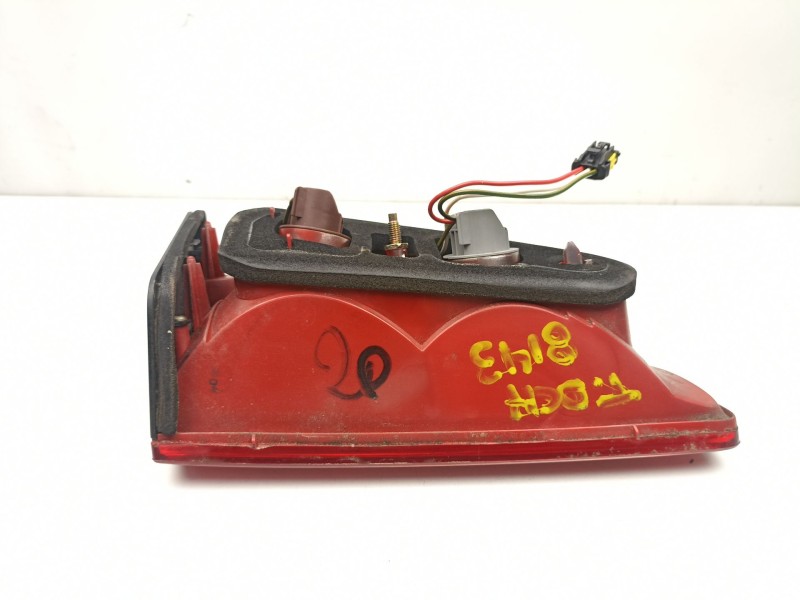 Recambio de piloto porton derecho para peugeot 607 (9d, 9u) 2.0 hdi referencia OEM IAM 6351N2  