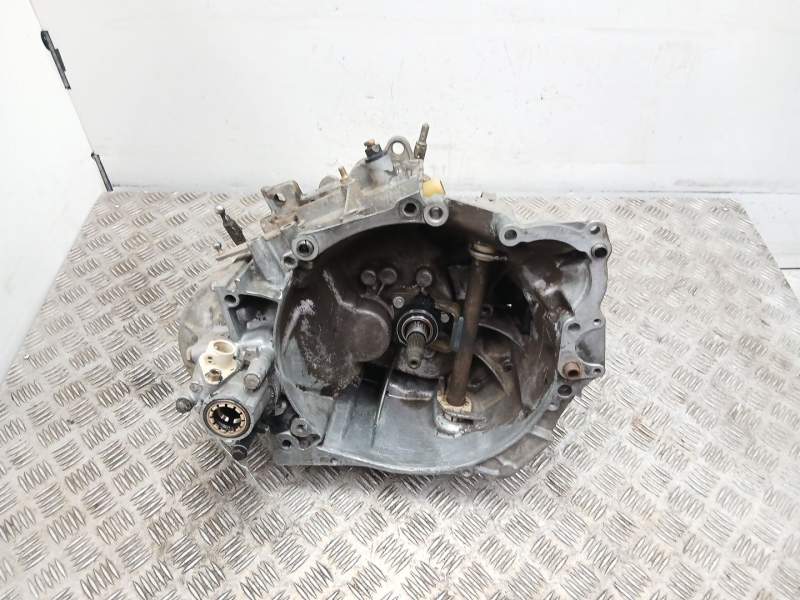 Recambio de caja cambios 5v diesel para peugeot 205 1.8 referencia OEM IAM 20TA81  