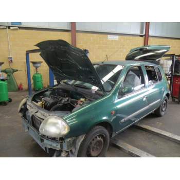 RENAULT CLIO de desguace