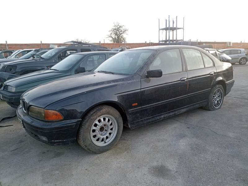 BMW 5 (E39)