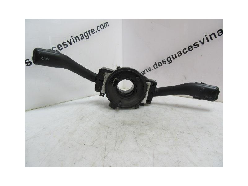 Recambio de mando luces y limpias : skoda fabia : 1.9 d -asy (63,90cv) 5p [2001] para skoda fabia 1.9 d -asy referencia OEM IAM 