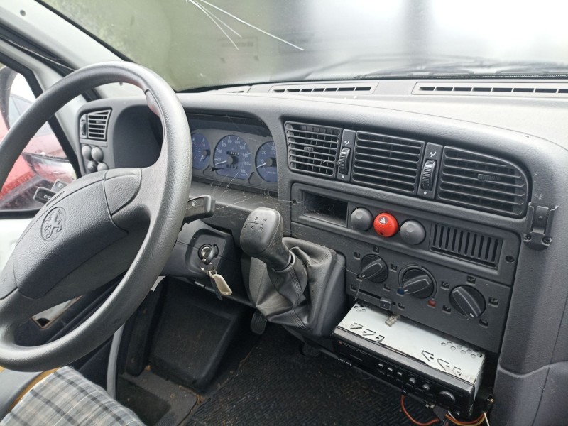 peugeot boxer furgón (230l) del año 2000