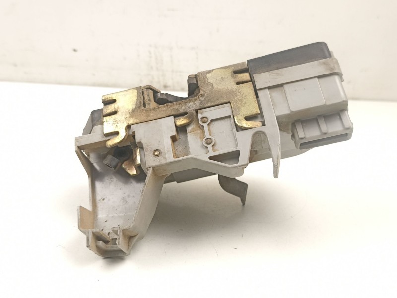 Recambio de cerradura puerta trasera izquierda para peugeot 307 (3a/c) 1.6 hdi 110 referencia OEM IAM 9137A0  