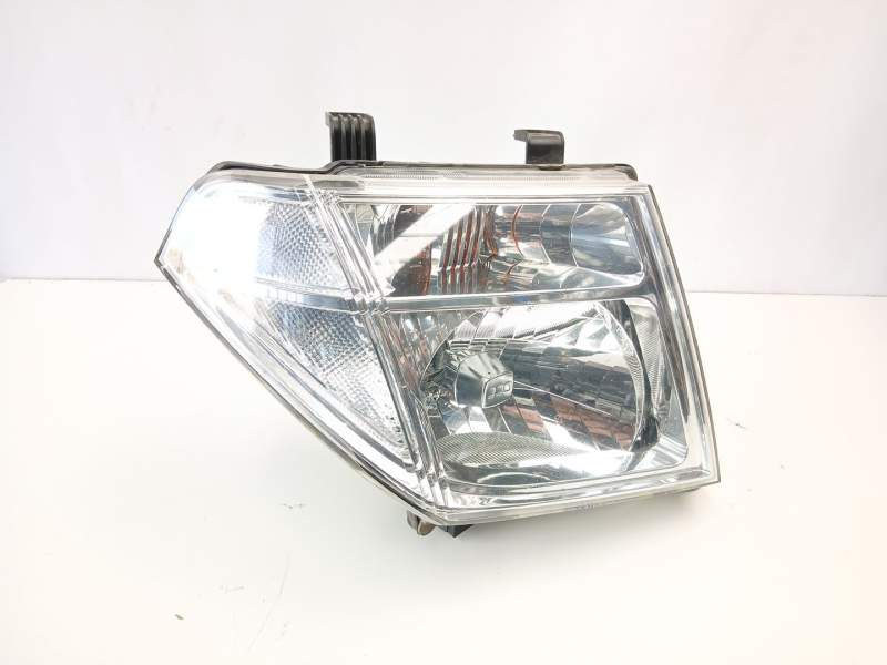Recambio de faro derecho para nissan navara np300 (d40) 2.5 dci 4wd referencia OEM IAM 26010EB30A  