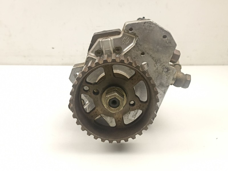 Recambio de bomba inyectora diesel para peugeot 206 1.4 hdi 5p referencia OEM IAM 9637317380 0445010042 