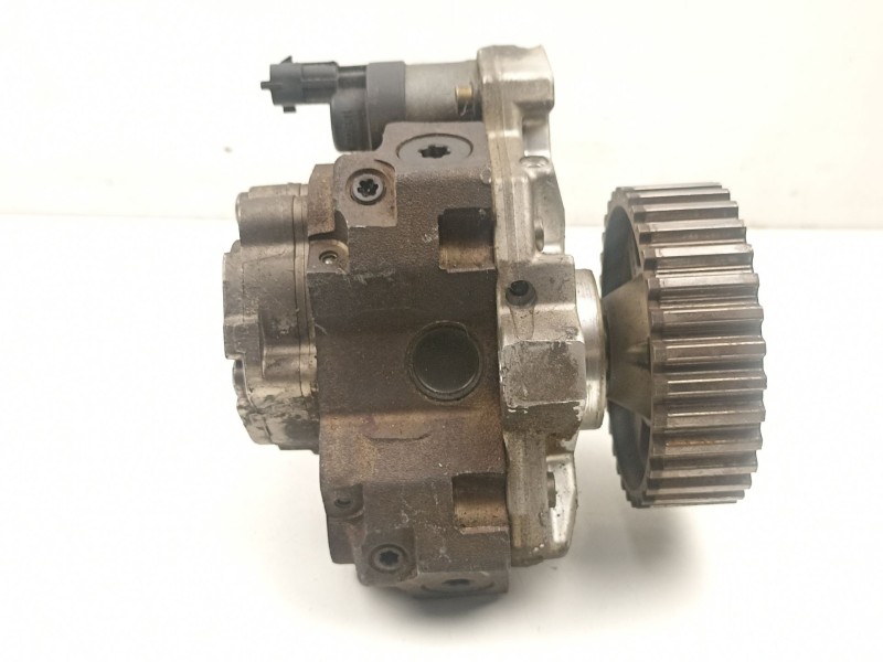 Recambio de bomba inyectora diesel para peugeot 206 1.4 hdi 5p referencia OEM IAM 9637317380 0445010042 