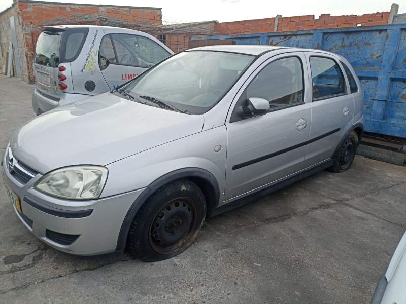 opel corsa c (x01) del año 2005