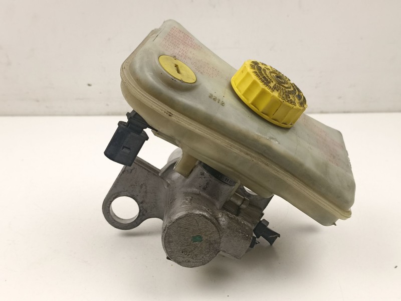Recambio de bomba de freno para audi a4 b6 (8e2) 2.5 tdi referencia OEM IAM 8E0611021  