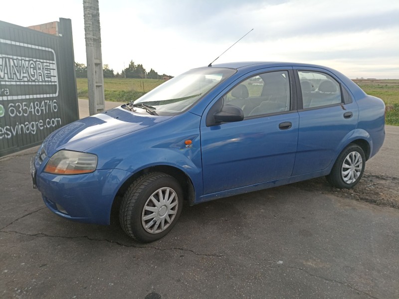 daewoo kalos sedán (klas) del año 2004