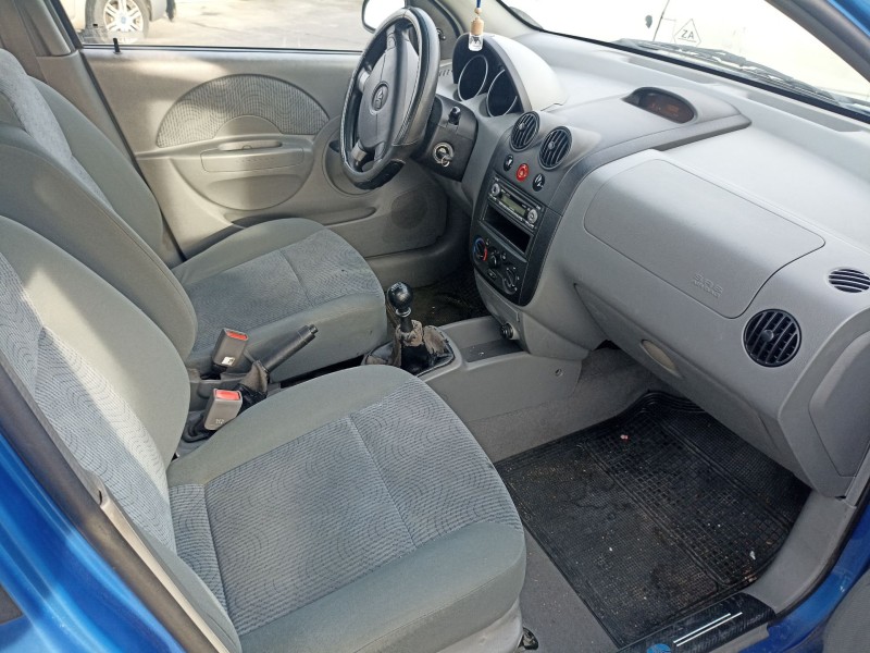 daewoo kalos sedán (klas) del año 2004