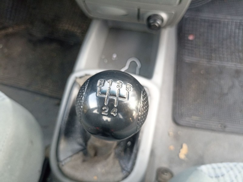 daewoo kalos sedán (klas) del año 2004