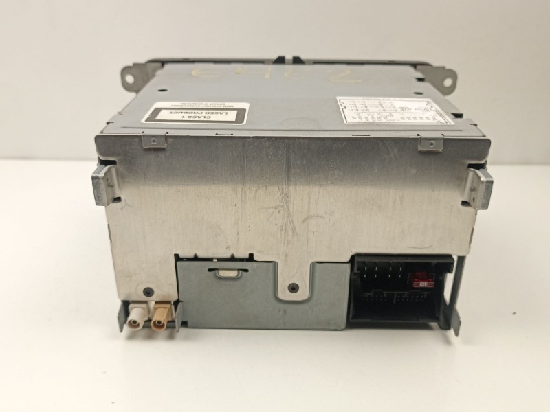 Recambio de radio cd/mp3 para volkswagen golf 2.0 tdi referencia OEM IAM 1K0035186P  