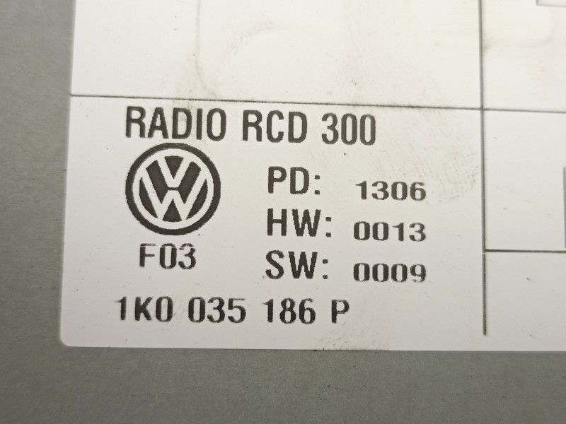 Recambio de radio cd/mp3 para volkswagen golf 2.0 tdi referencia OEM IAM 1K0035186P  