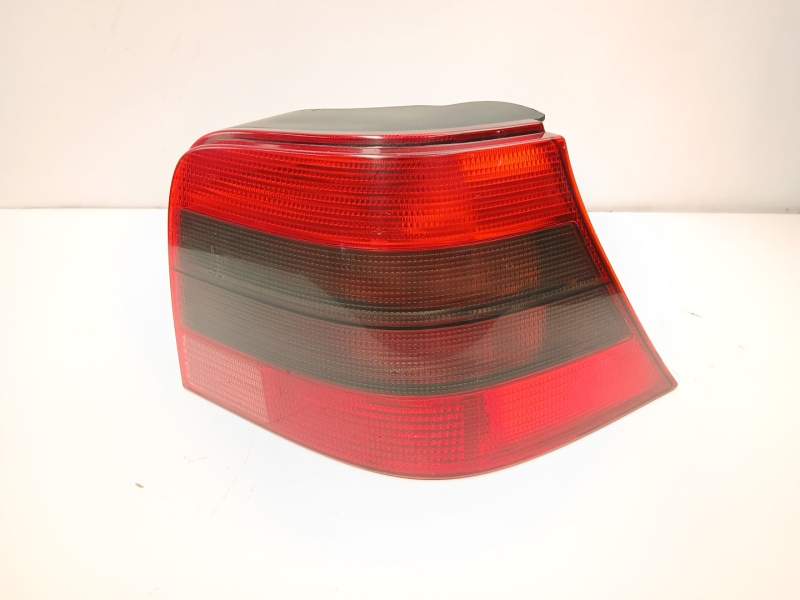 Recambio de piloto trasero derecho para volkswagen golf iv (1j1) 1.9 tdi referencia OEM IAM 1J6945112S  