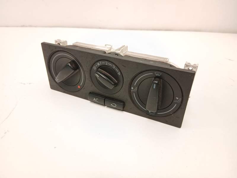 Recambio de mandos calefaccion aire para volkswagen golf alh referencia OEM IAM 1J0820045F  