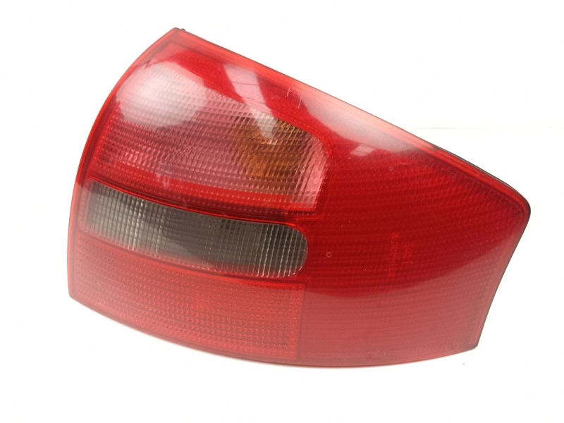 Recambio de piloto trasero derecho para audi a6 berlina (4b2) 2.4 (121kw) referencia OEM IAM 4B5945096  