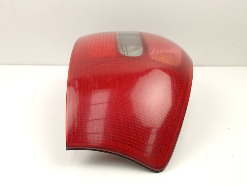 Recambio de piloto trasero derecho para audi a6 berlina (4b2) 2.4 (121kw) referencia OEM IAM 4B5945096  